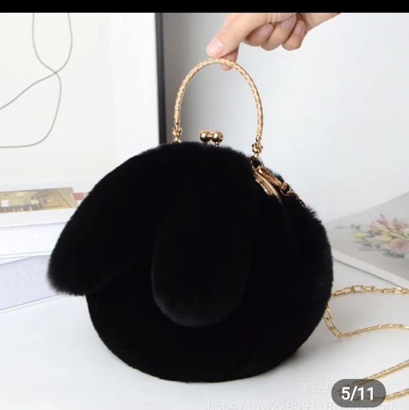 Minimalist plush bag - Picture 5 of 9